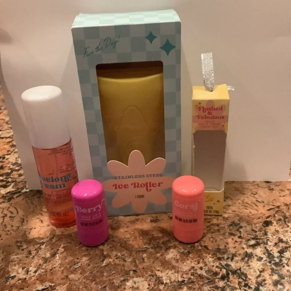 Face Of The Day Beauty Bundle New In Box